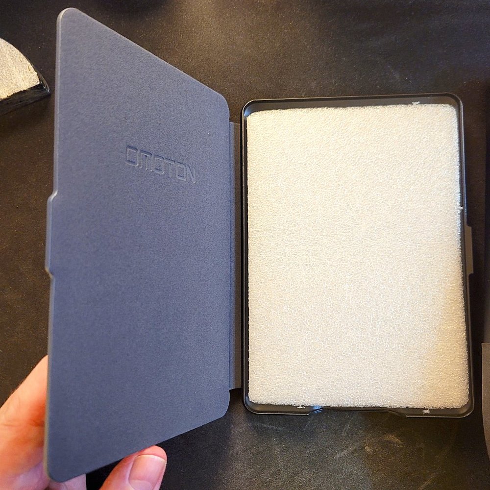 Authentic Omoton Kindle Paperwhite (pre-2018 models) hardshell case, NIB, blue
